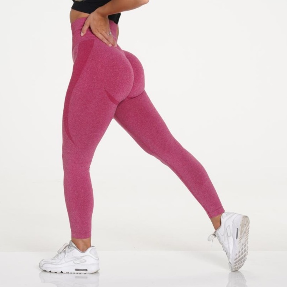 NWT NVGTN Crimson Seamless Leggings - Picture 1 of 3